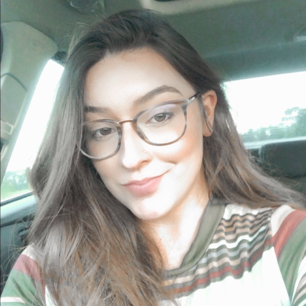 Meet your Posher, Adrianna🌸